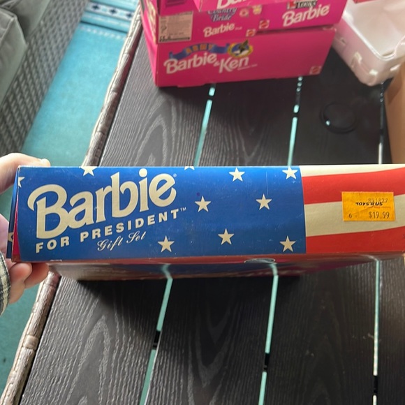 - NRFB - Rare Barbie For President- Recalled for Using Presidential Seal 😳 - Picture 9 of 9
